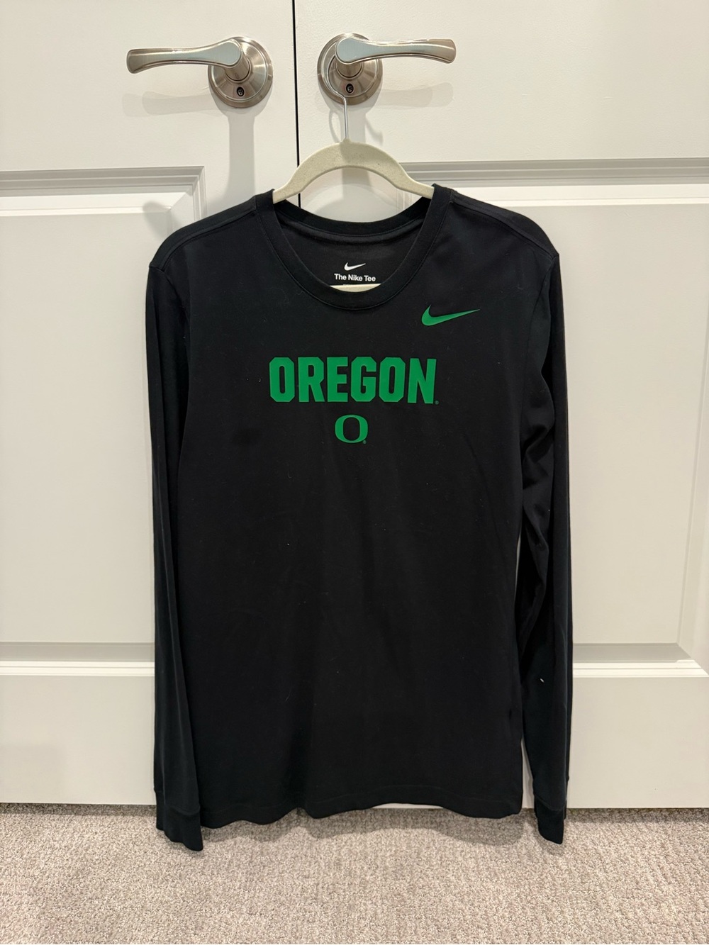 Nike Oregon Long-Sleeve Women’s Crewneck Shirt - Black/Green